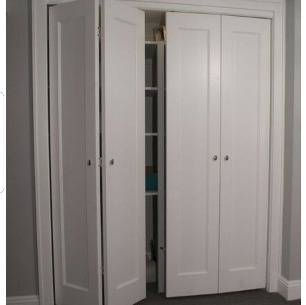 CLOSET CLOSED
